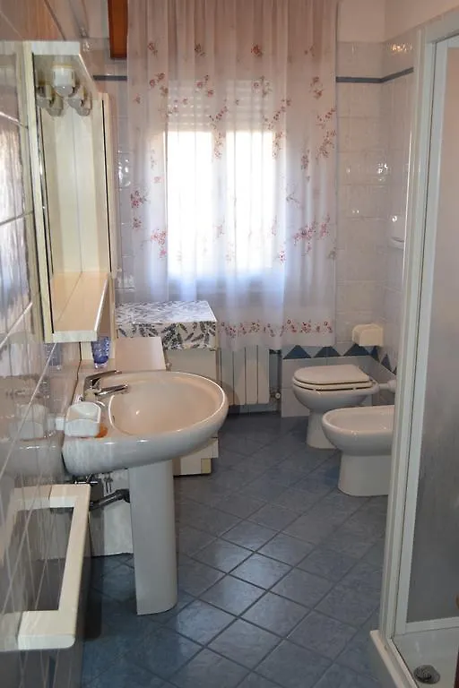 **** Bed & Breakfast Casa Vacanza E Per Lavoro Elena E Carla Spinea Italy