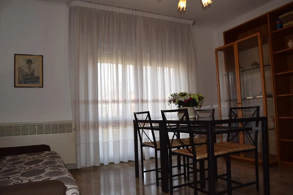 **** Bed & Breakfast Casa Vacanza E Per Lavoro Elena E Carla Spinea Italy