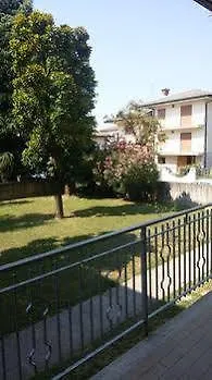 Bed & Breakfast Casa Vacanza E Per Lavoro Elena E Carla Spinea