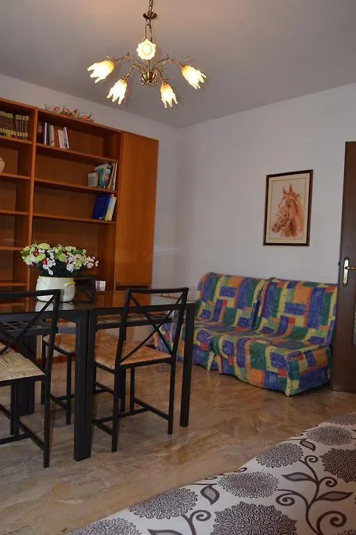 Casa Vacanza E Per Lavoro Elena E Carla Spinea