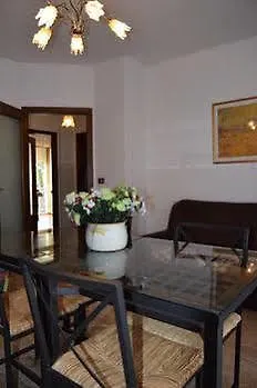 Casa Vacanza E Per Lavoro Elena E Carla Spinea